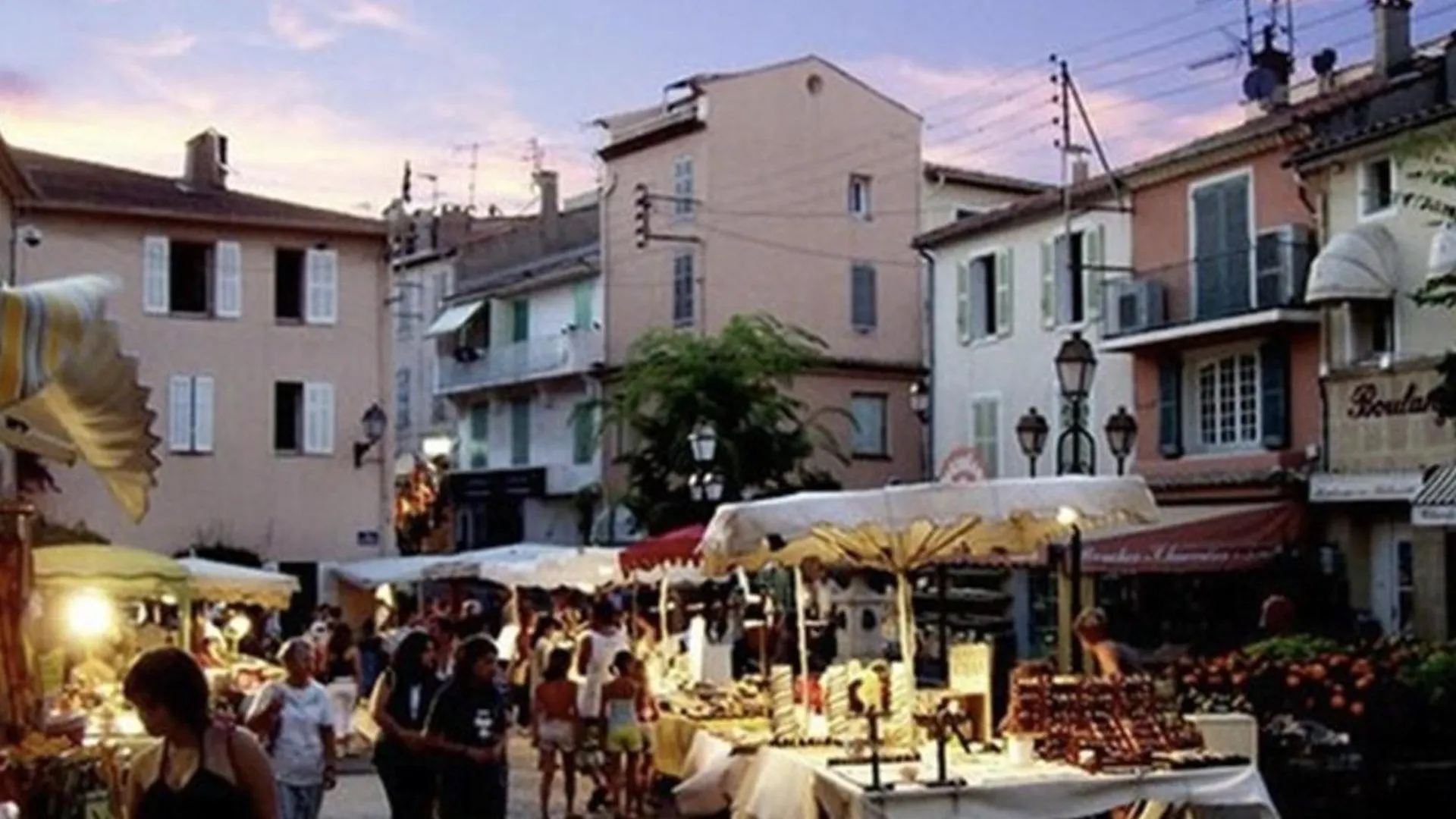 Studio Cabine Renove Avec Parking A Sainte-Maxime - Fr-1-226-557 0*,  צרפת