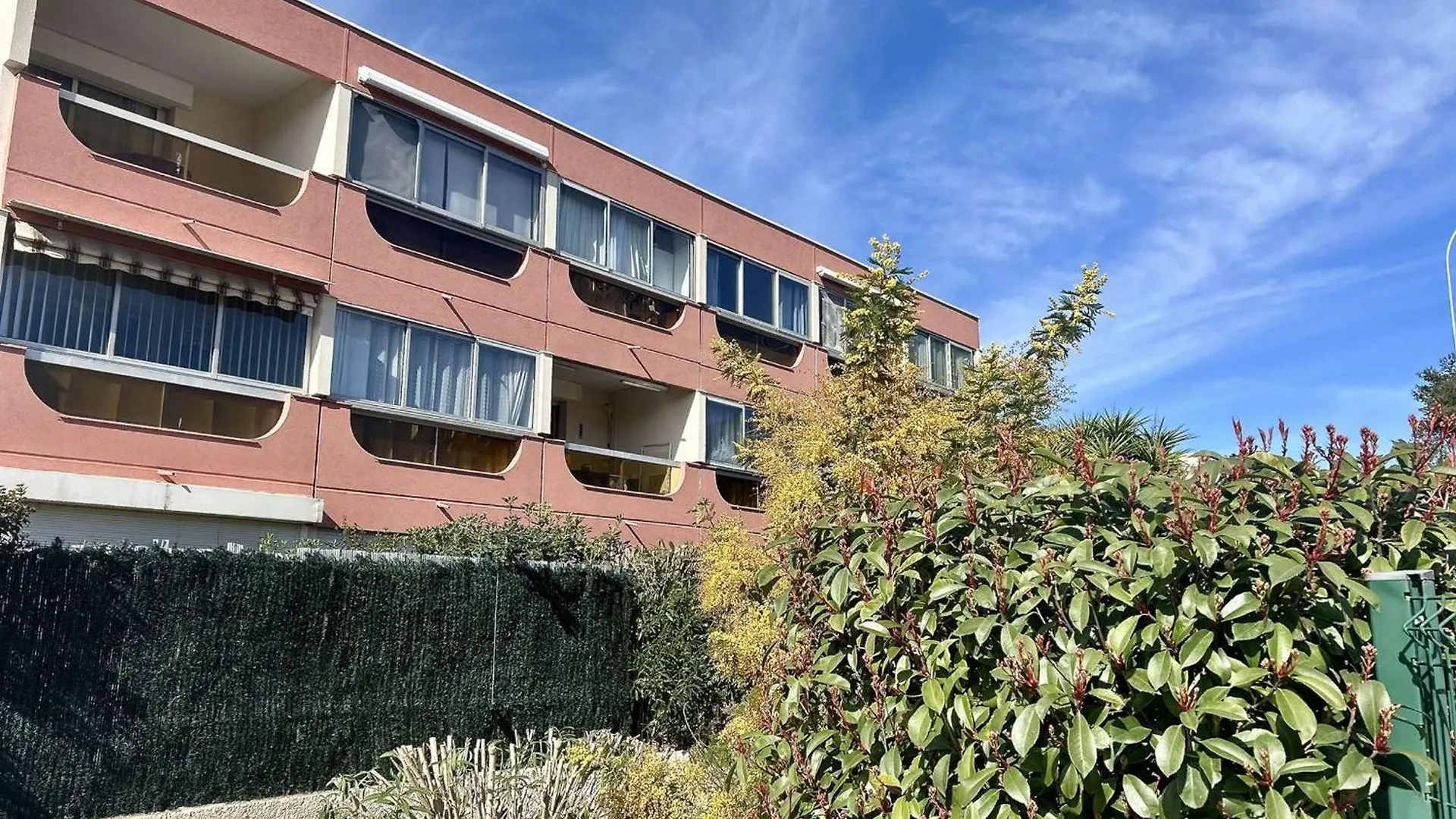 Studio Cabine Renove Avec Parking A Sainte-Maxime - Fr-1-226-557 Apartman