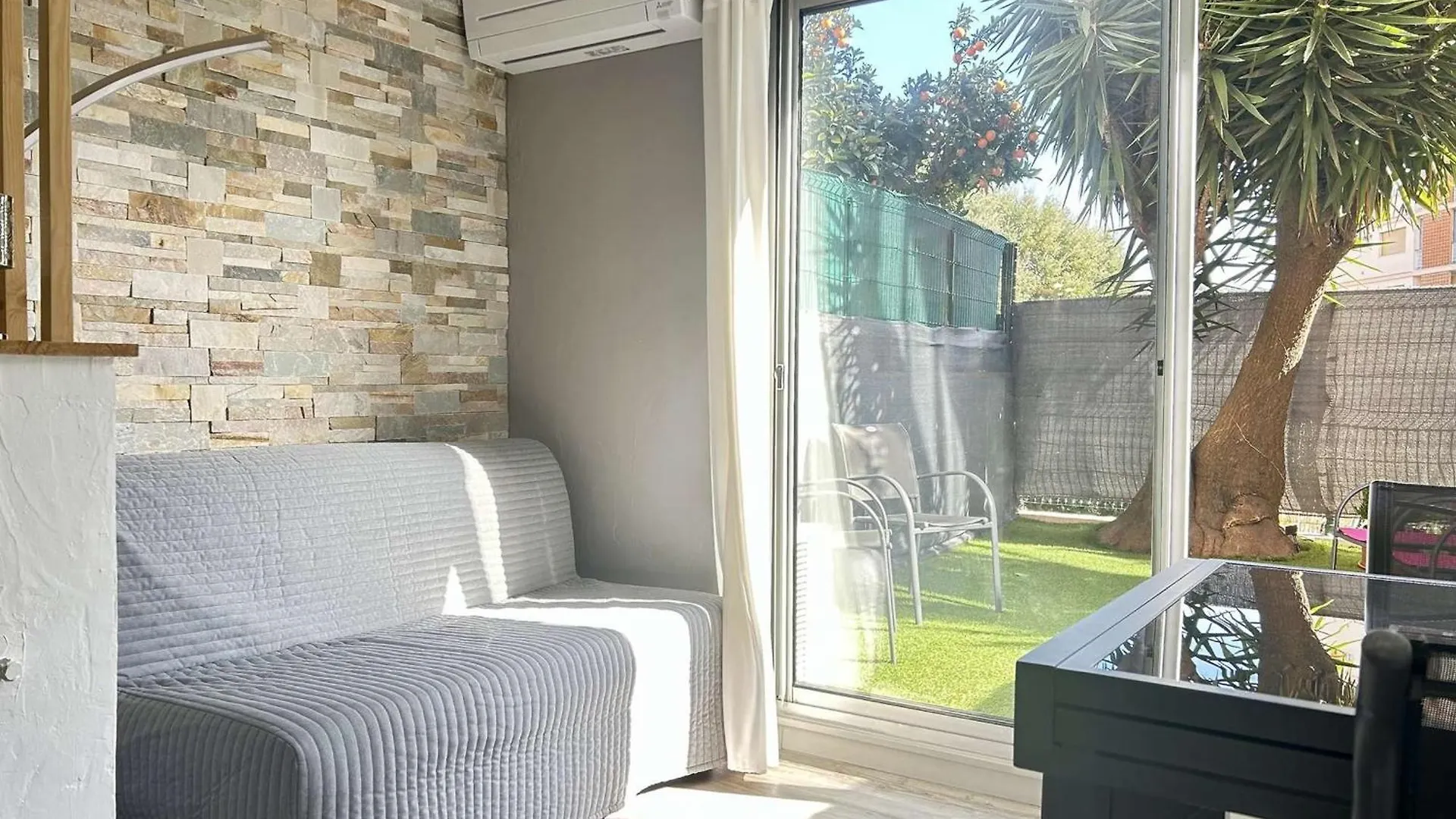 Studio Cabine Renove Avec Parking A Sainte-Maxime - Fr-1-226-557 דירה